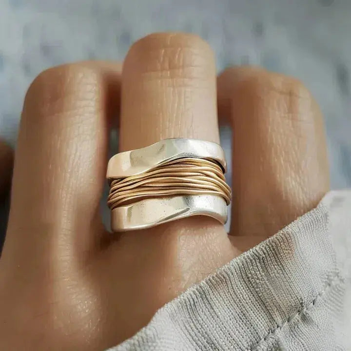 ANTONIA | Anillo con hilos dorados