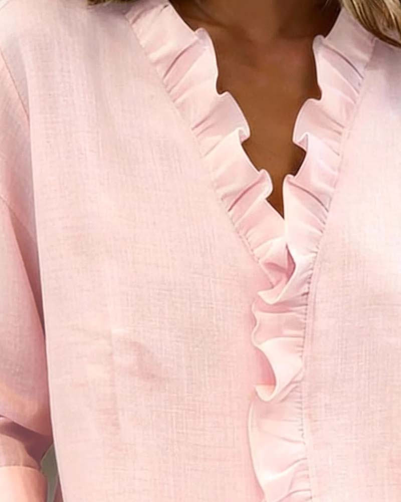 AMPARO | Blusa con cuello en V y volantes